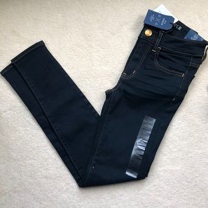 Dark wash American Eagle jeans mid-low rise NWT